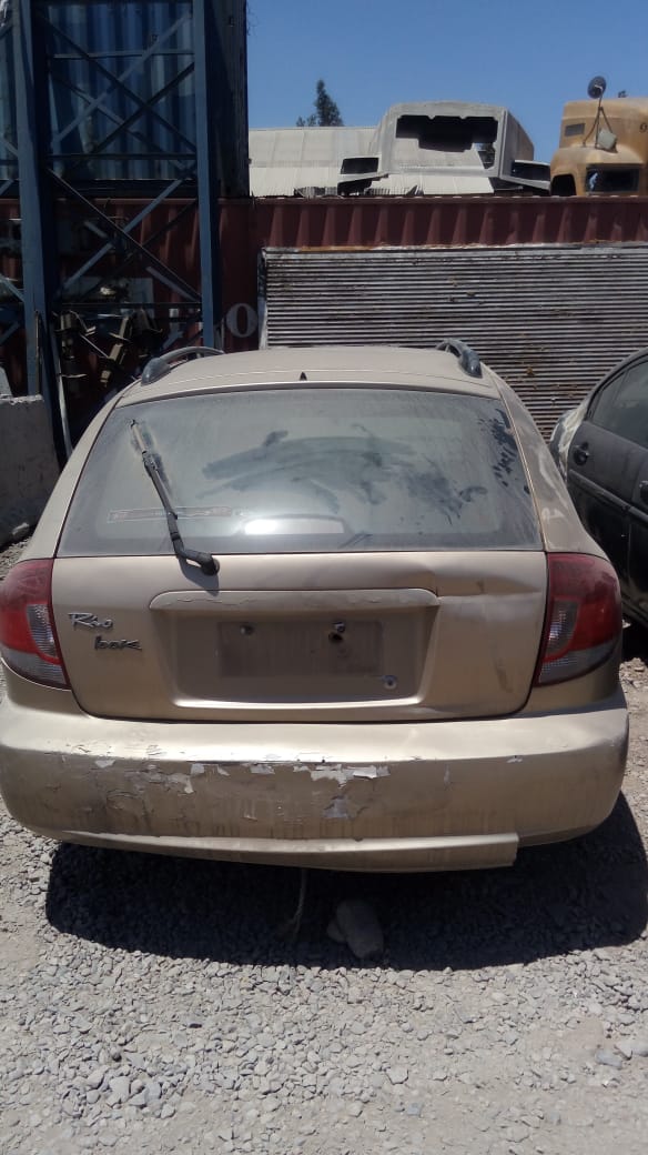  Kia RIO 2004    EN DESARME